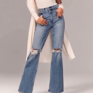 Abercrombie ultra high rise 90s relaxed jean, 27R